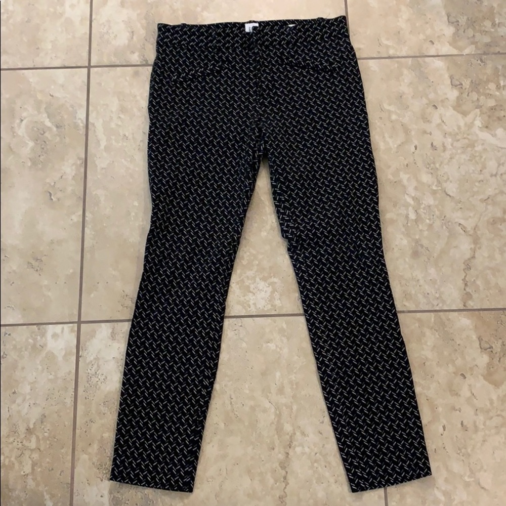 GAP Pants Size 4R ankle. Like new!